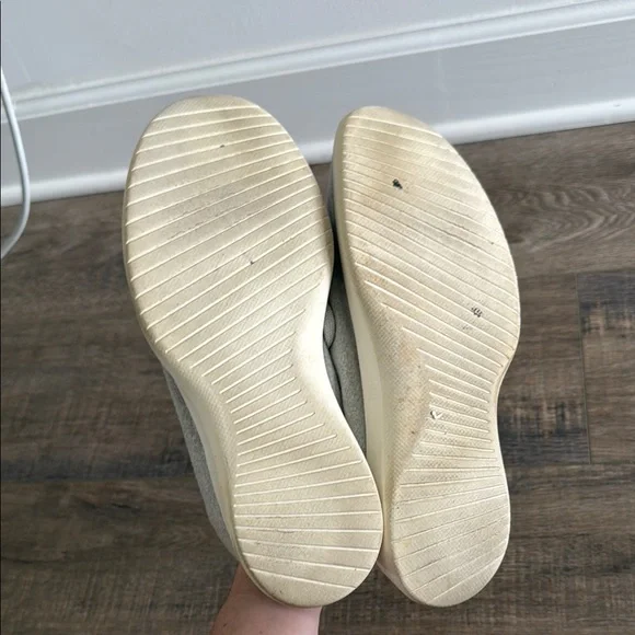 Allbirds Light Gray Casual Sneakers - Picture 3 of 7